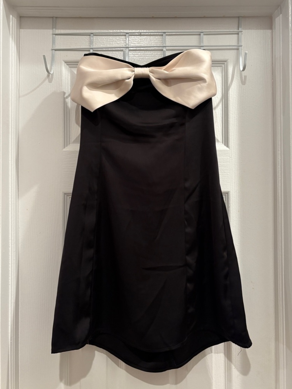 Princess Polly Black Strapless Dress with Cream Bow 🫧
